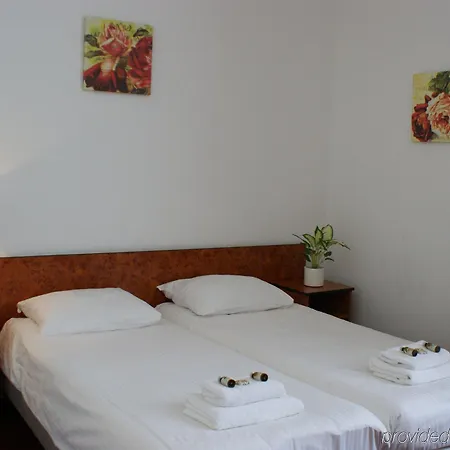 Benno Hotel 2*