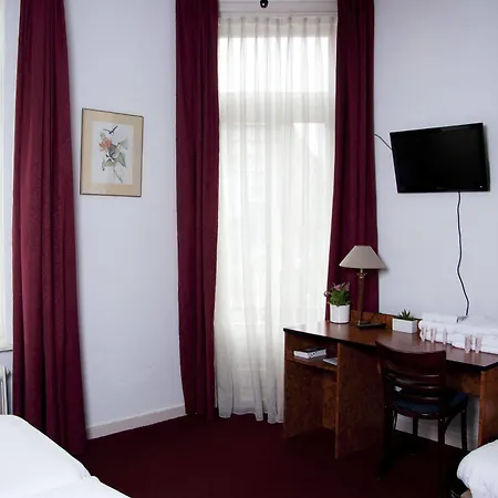 Benno Hotel 2*