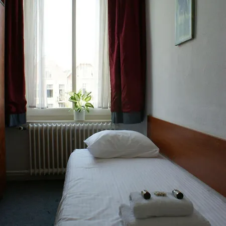 Ξενοδοχείο Benno 2*